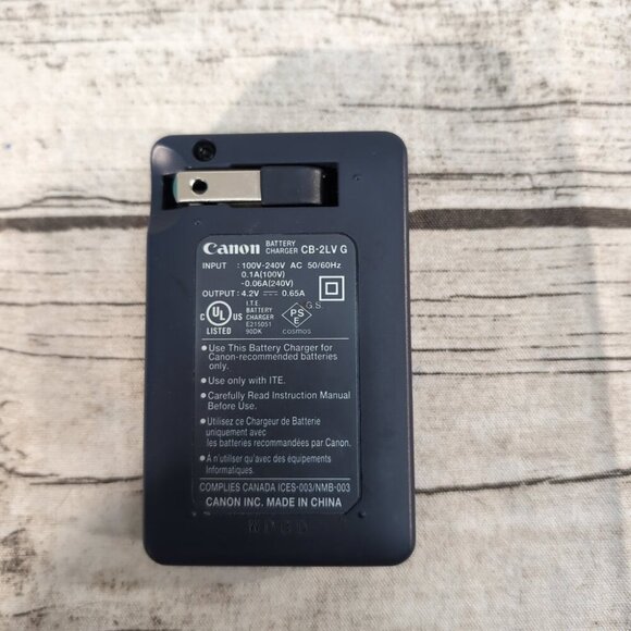 Canon PowerShot ELPH 300 HS Red Digital Camera 12.1MP with Charger & Case - Picture 3 of 14